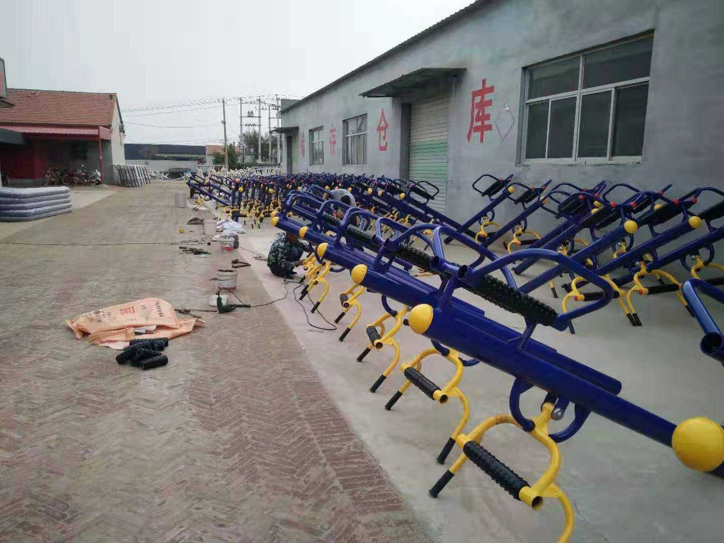 健身路徑器材